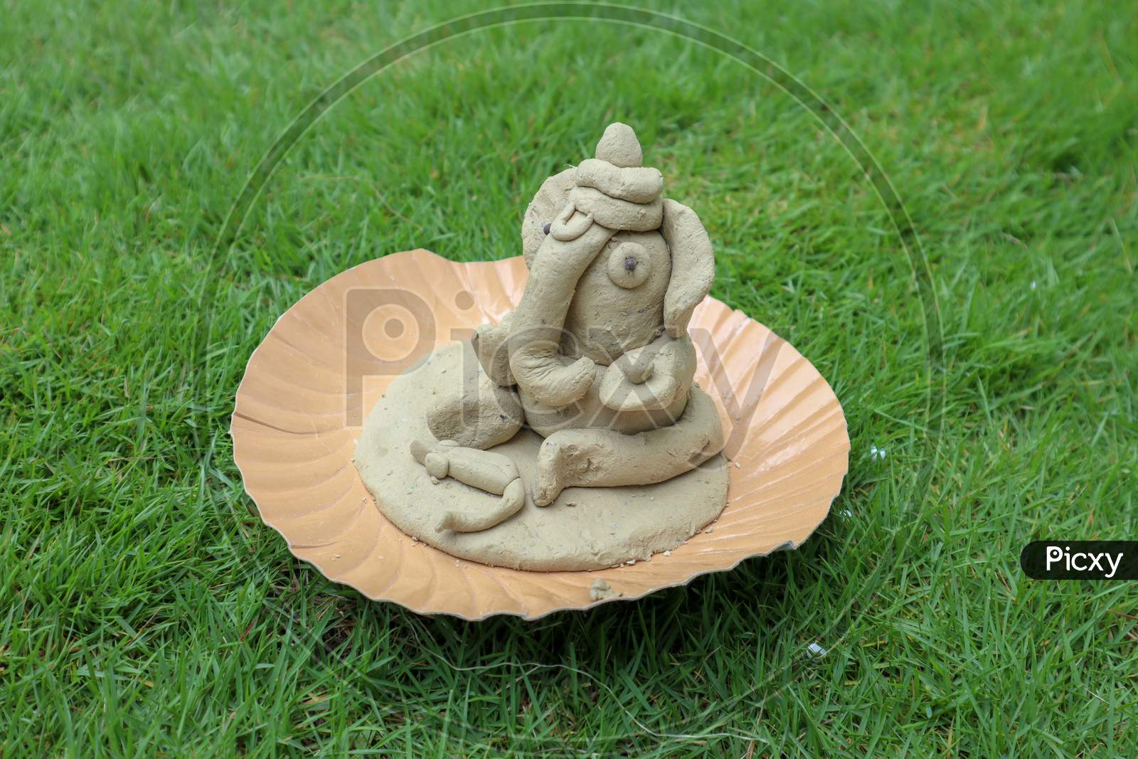 Home Made Lord Ganesha. Making Ganesh Ji Murti (Statue) From Modern Clay. Home Made Lord Ganesh.