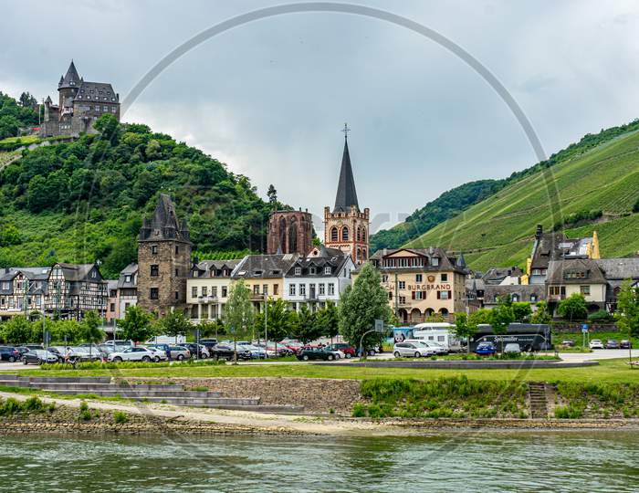 Frankfurt, Germany - 27Th May 2018: Engweger Kopf Und Schreibigkopf Bei Lorch Castle On The Rhine River