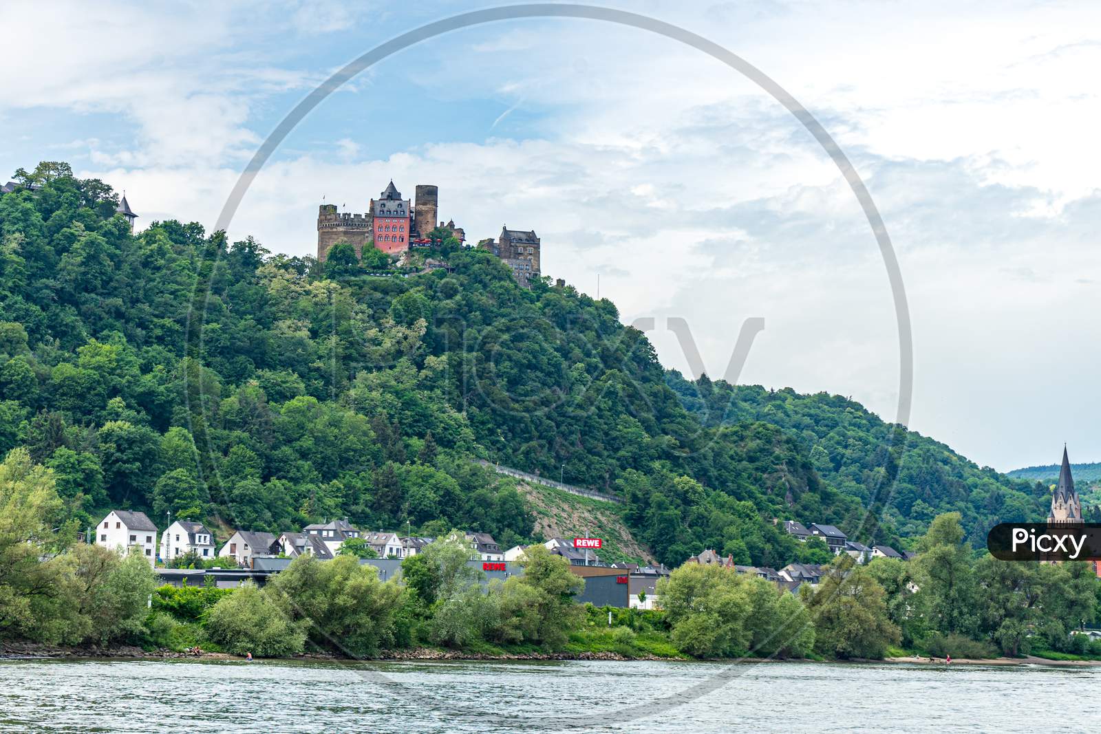 Frankfurt, Germany - 27Th May 2018: Maus Castle On The Rhine River