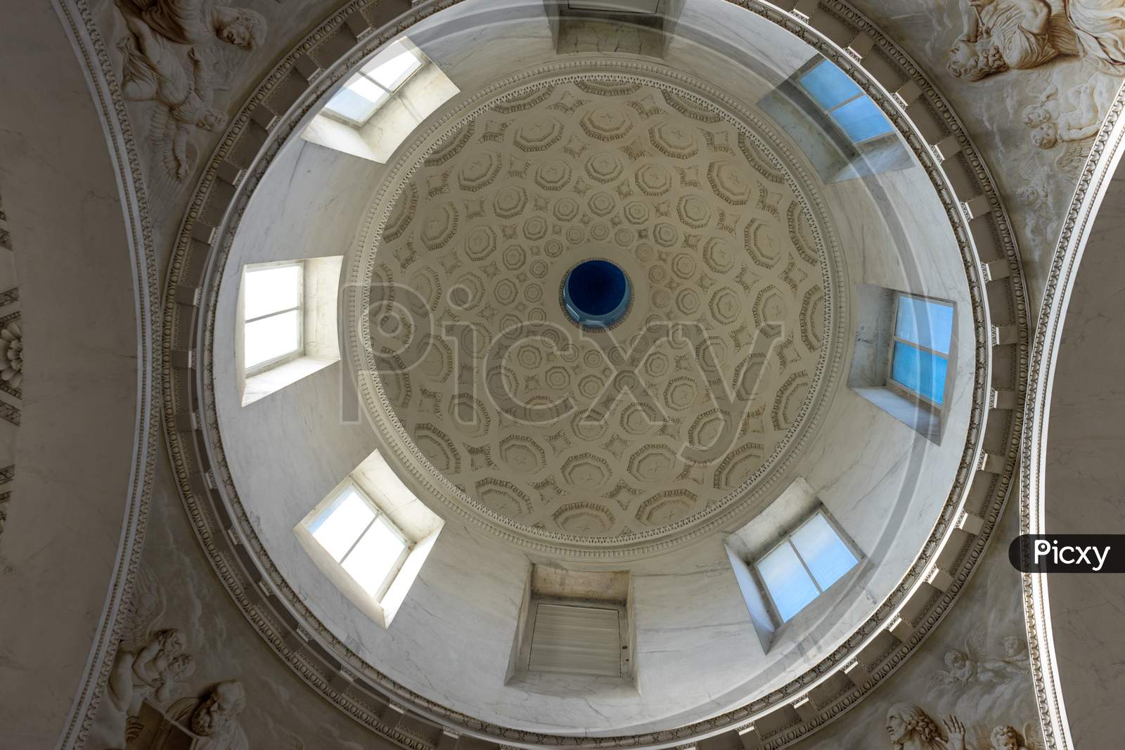 Bellagio, Italy-April 1, 2018:  White Dome In Chapel At Villa Melzi