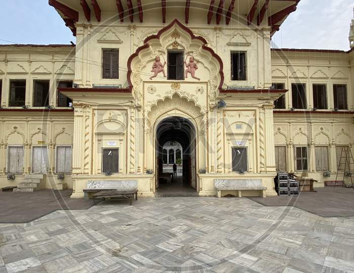 Guptar ghat temple