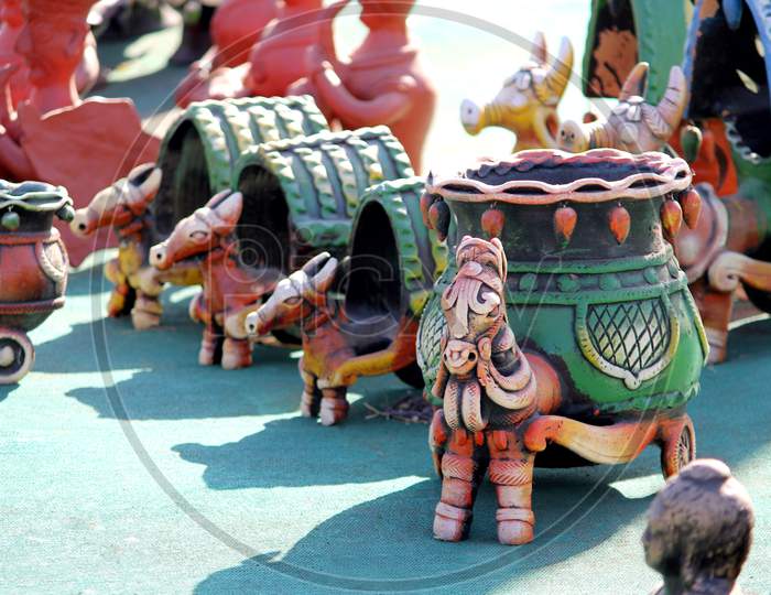 Traditional Horse Cart Sculpture Handcraft Of Clay