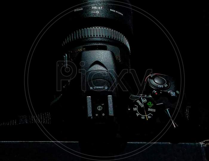 Nikon D5600 camera with 50mm 1.8g lens