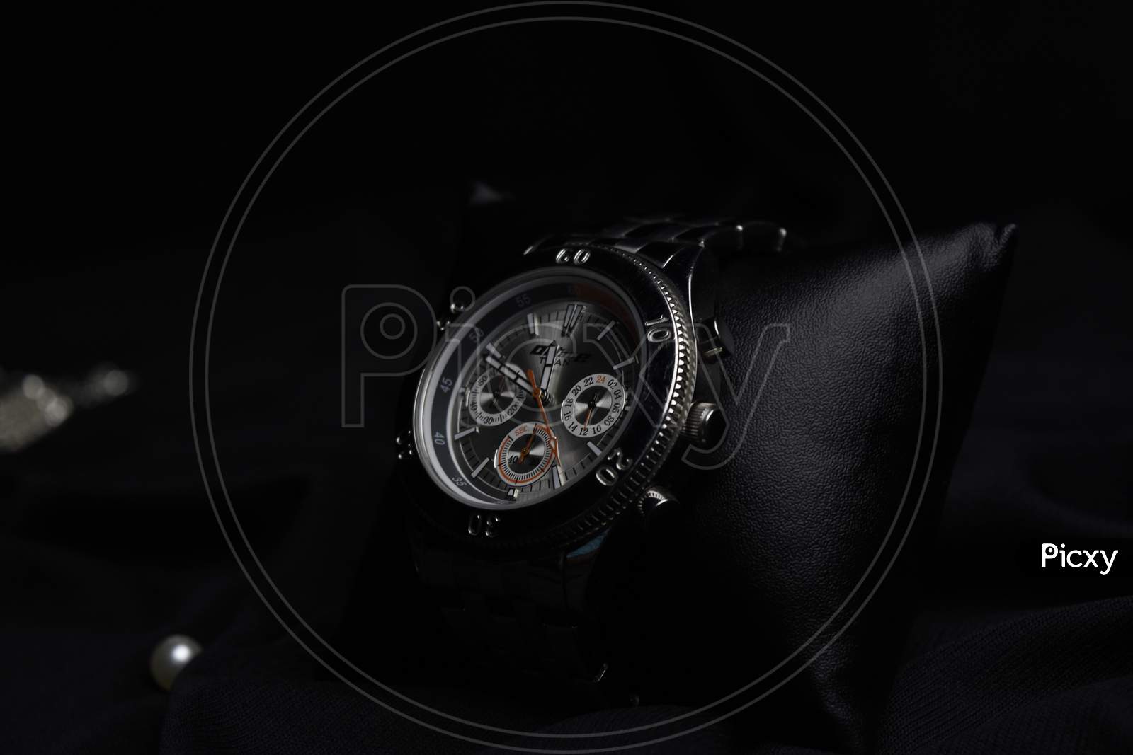 Product shoot : Titan Watch