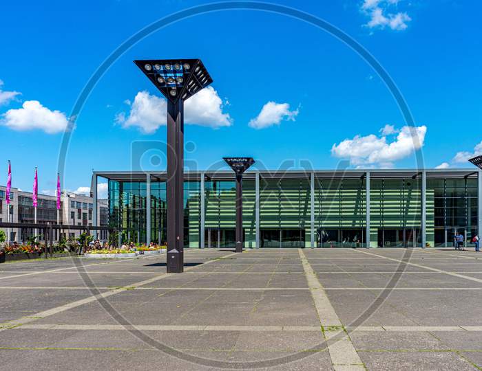 Mainz, Germany - 30Th May 2018: Jockel-Fuchs-Platz, Rheingold-Halle, A Building Used For Congresses And Other Events