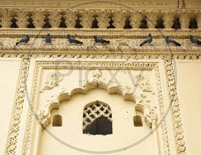 Jama Masjid Wall with Pigeons in Srirangapatna/Karnataka/India.