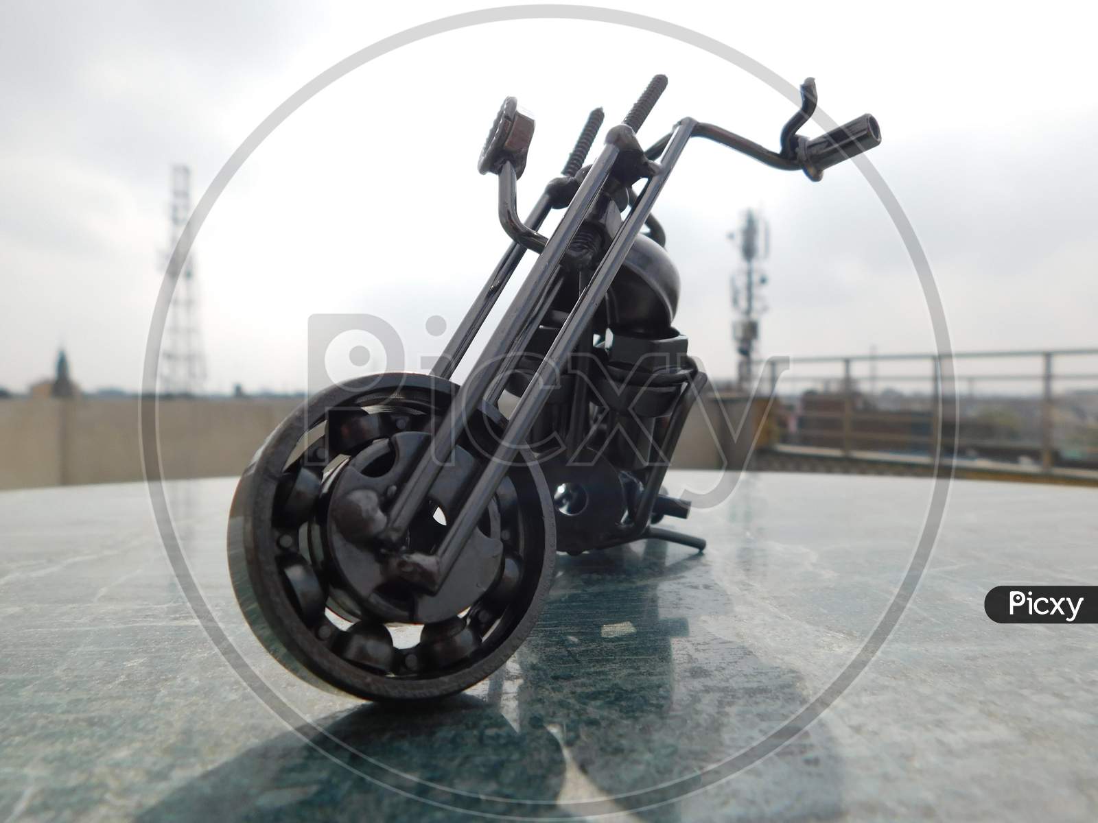 mettalic chopper bike