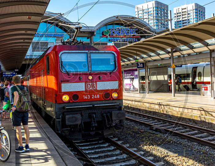 Mainz, Germany - 30Th May 2018: Deutsche Bahn Regio Train At Train Station At Mainz, Germany
