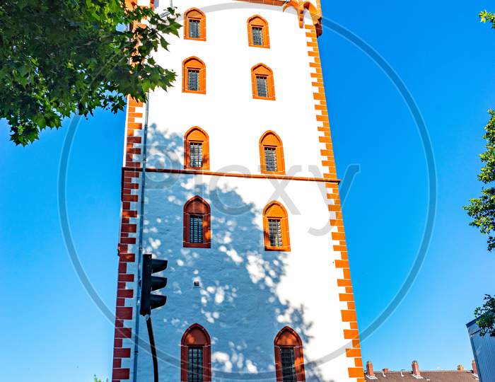 Mainz, Germany - 30Th May 2018: Medieval Holztrum Tower In The City Of Mainz, Germany
