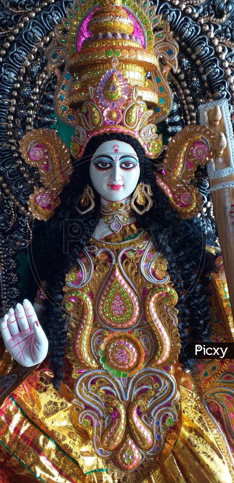 Beautiful Saraswati Idol