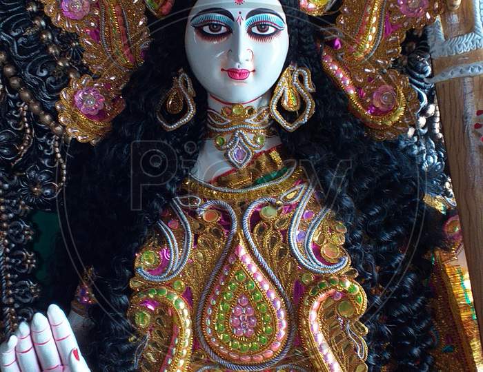 Beautiful Saraswati Idol