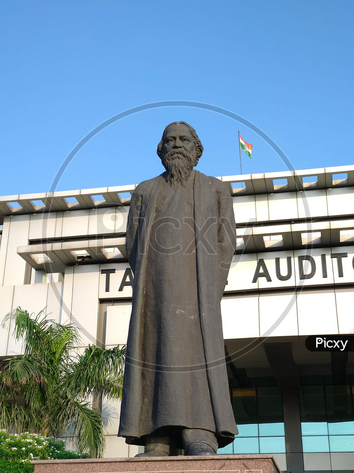 Statue of Rabindranath Tagore.