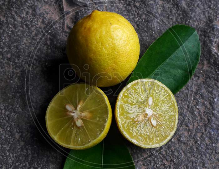 Lemon cut mobile Photography