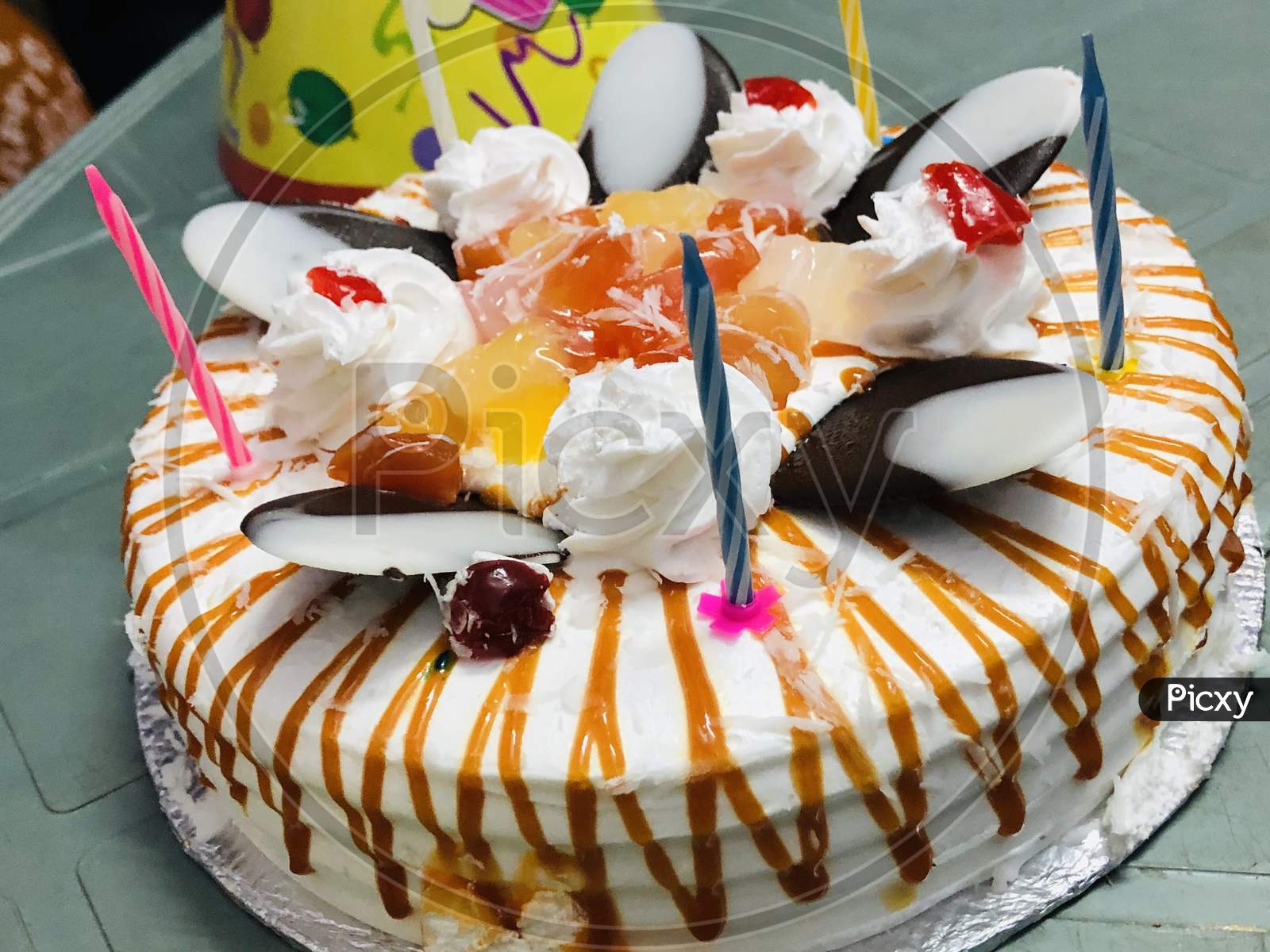 Pineapple Birthday cake celebration