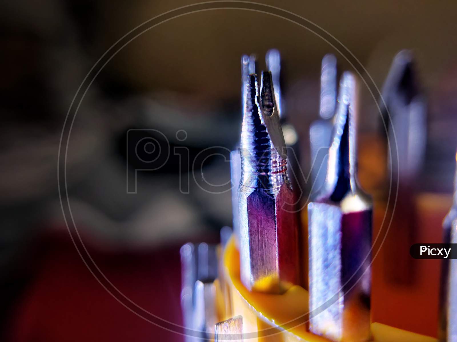 Micro tools with macrophotography