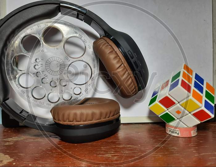 Headphones with Rubiks cube