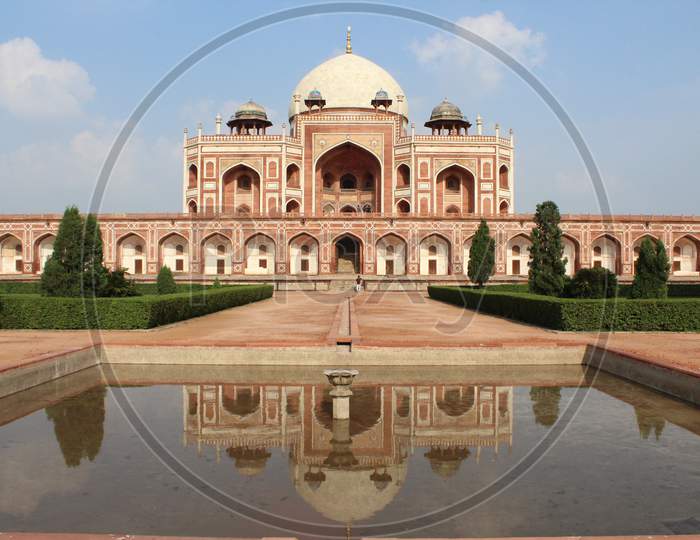 Humayun Tomb with reflection on pool