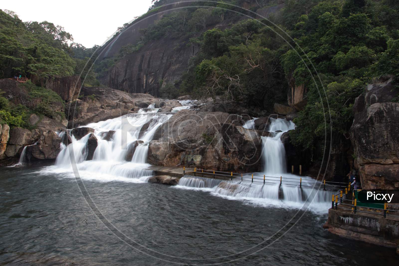 Manimutharu Water falls