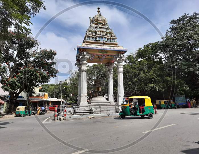 Beautiful view of Sri Kempegowda Statue and Tower in front of the circle of Gavi Gangadareshwara Temple, Gavipuram