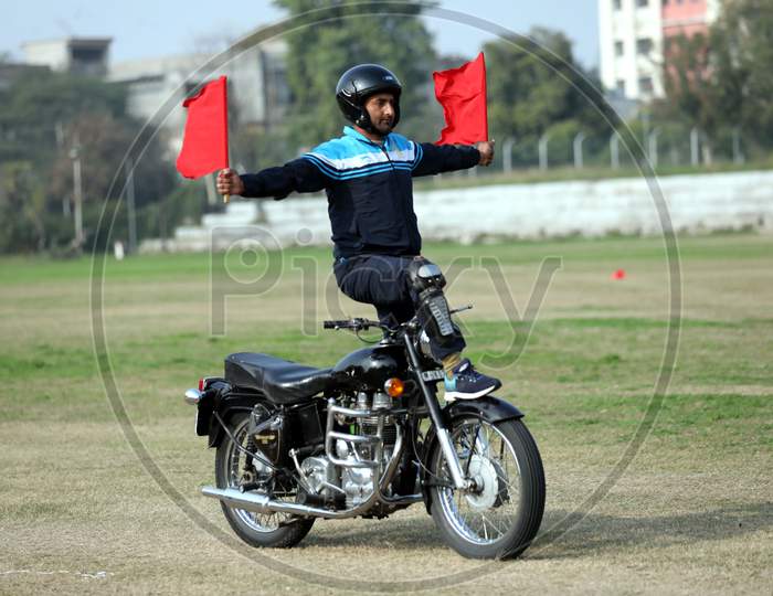Jammu and Kashmir police's 'Daredevil' team during a practic for Republic Day at University grounds in Jammu ,15JAN,2021.