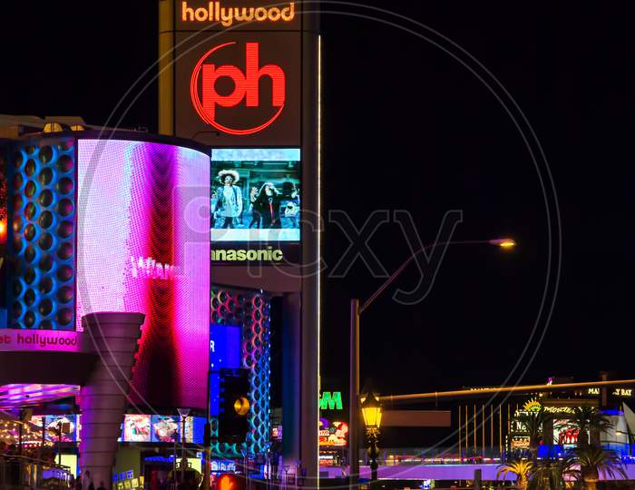 Street Scene Outside Planet Hollywood At Night In Las Vegas