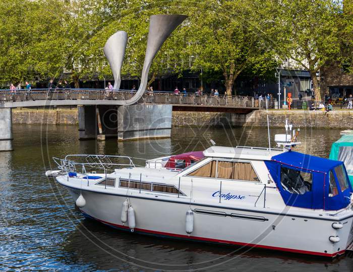 Bristol, Uk - May 13 : View Of Boats On The River Avon In Bristol On May 13, 2019. Unidentified People