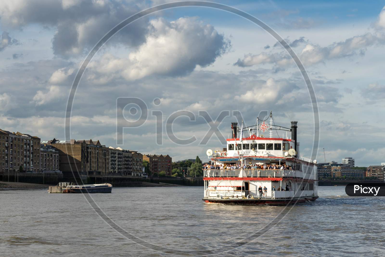 The Dixie Queen Cruising Along The River Thames