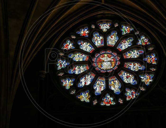 Bristol, Uk - May 14 : Round Stained Glass Window In The Cathedral In Bristol On May 14, 2019