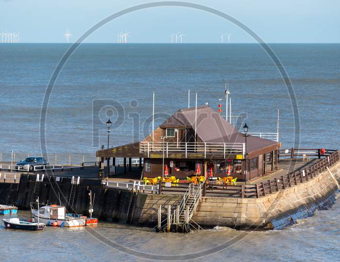 Broadstairs, Kent/Uk - January 29 : View Of A Cafe On Broadstairs Jetty On January 29, 2020