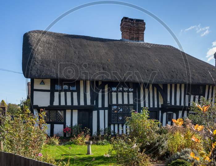 Lindfield, West Sussex/Uk -October 29 : View Of A Thatched Cottage In The Village Of Lindfield West Sussex On October 29, 2018