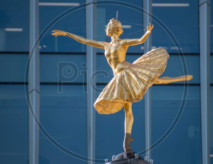 London/Uk - March 21 : Replica Statue Of Anna Pavlova On The Cupola Of The Victoria Palace Theatre In London On March 21, 2018