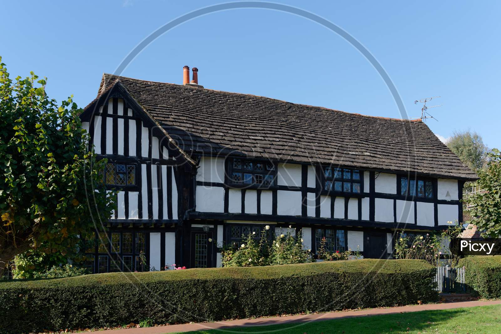 Lindfield, West Sussex/Uk -October 29 : View Of A Tudor Style House  In The Village Of Lindfield West Sussex On October 29, 2018