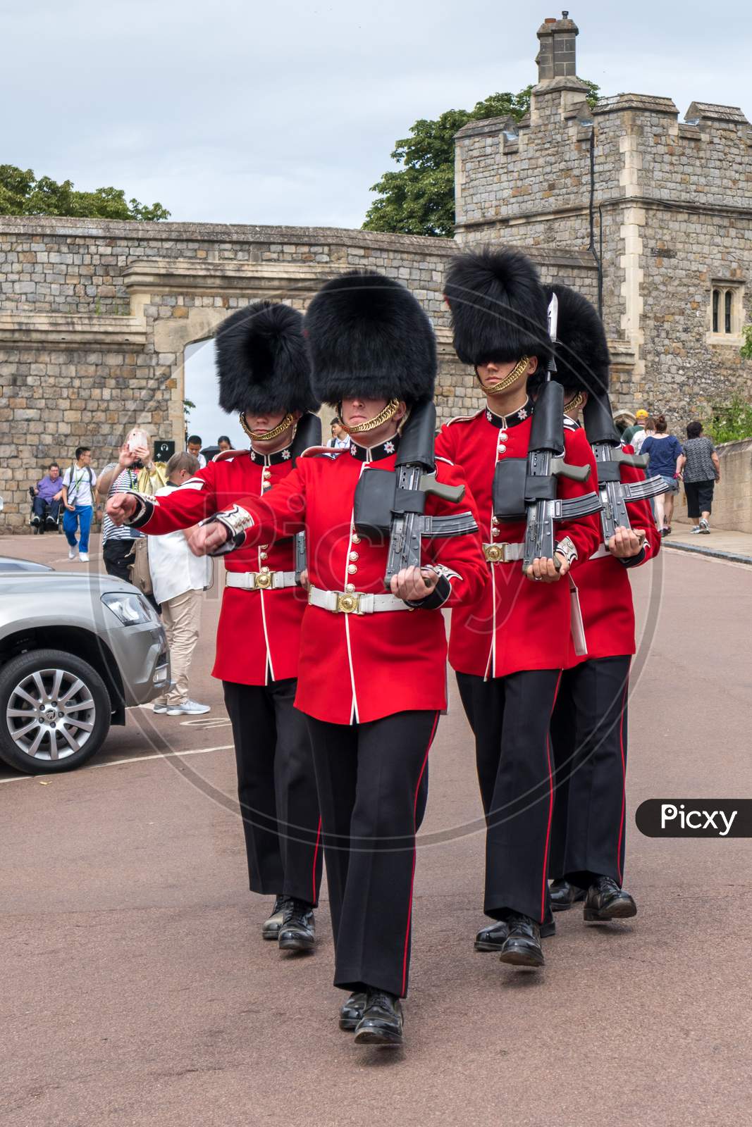 Windsor, Maidenhead & Windsor/Uk - July 22 : Coldstream Guards On Duty At Windsor Castle In Windsor, Maidenhead & Windsor On July 22, 2018. Unidentified People