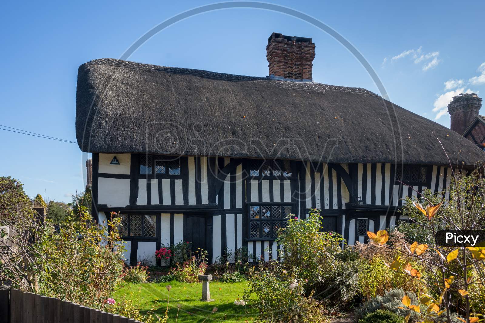 Lindfield, West Sussex/Uk -October 29 : View Of A Thatched Cottage In The Village Of Lindfield West Sussex On October 29, 2018