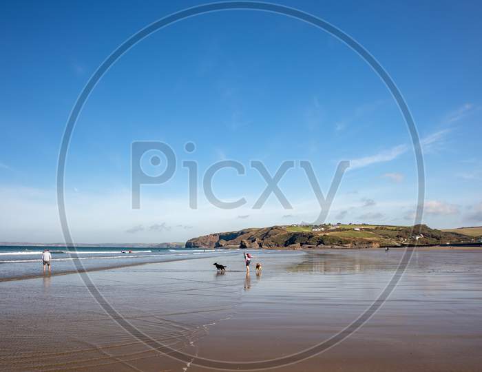 Broad Haven, Pembrokeshire/Uk - September 14 : People Enjoying The Beach At Broad Haven Pembrokeshire On September14, 2019. Unidentified People