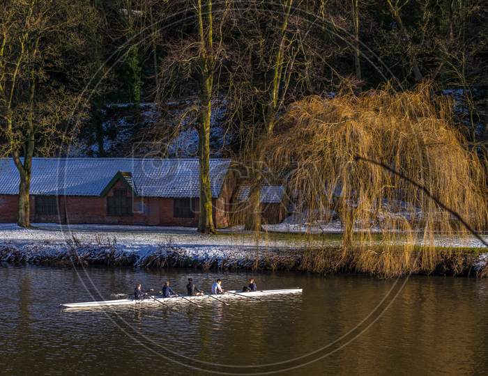 Durham, County Durham/Uk - January 19 : Kayaking Along The River Wear In Durham, County Durham On January 19, 2018. Unidentified People