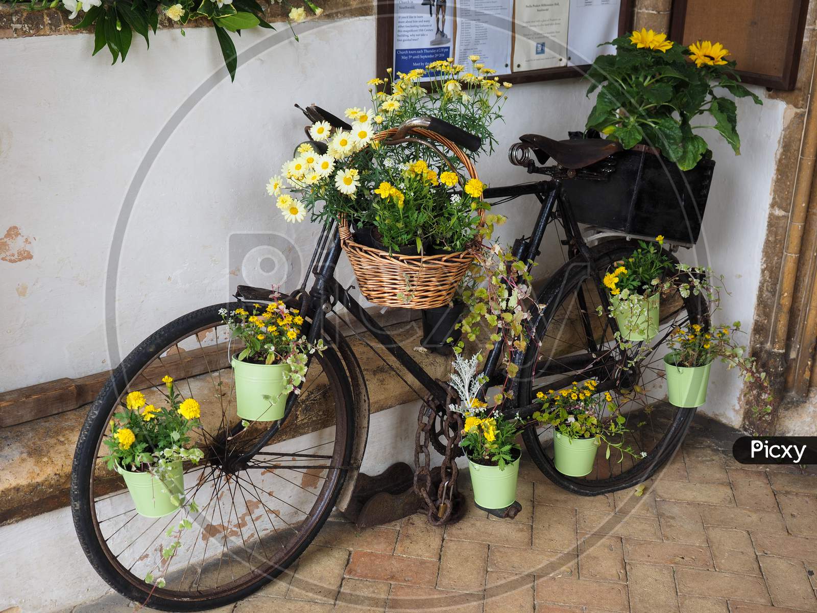 Old bicycle deals decorated with flowers