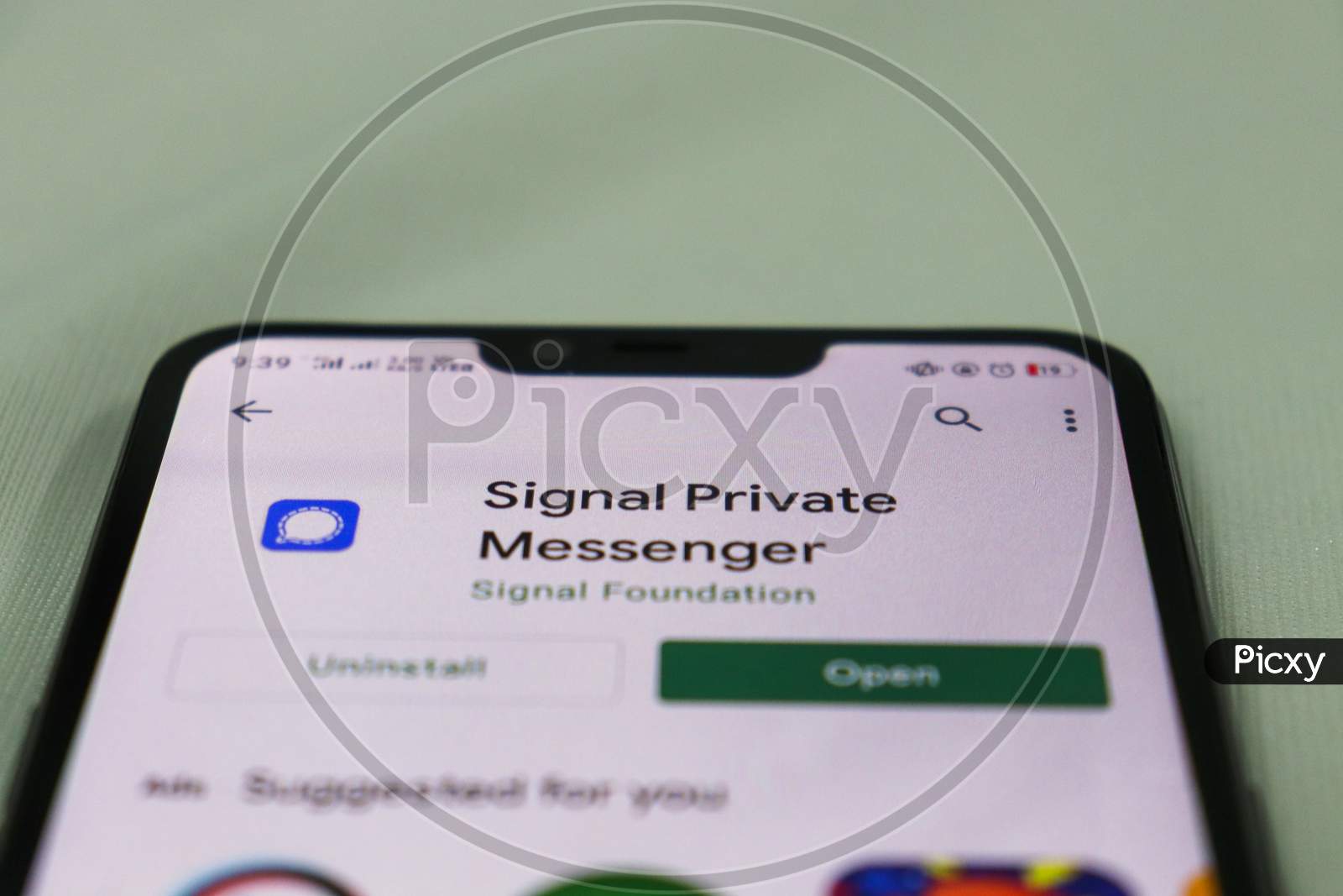 Signal private message, open,