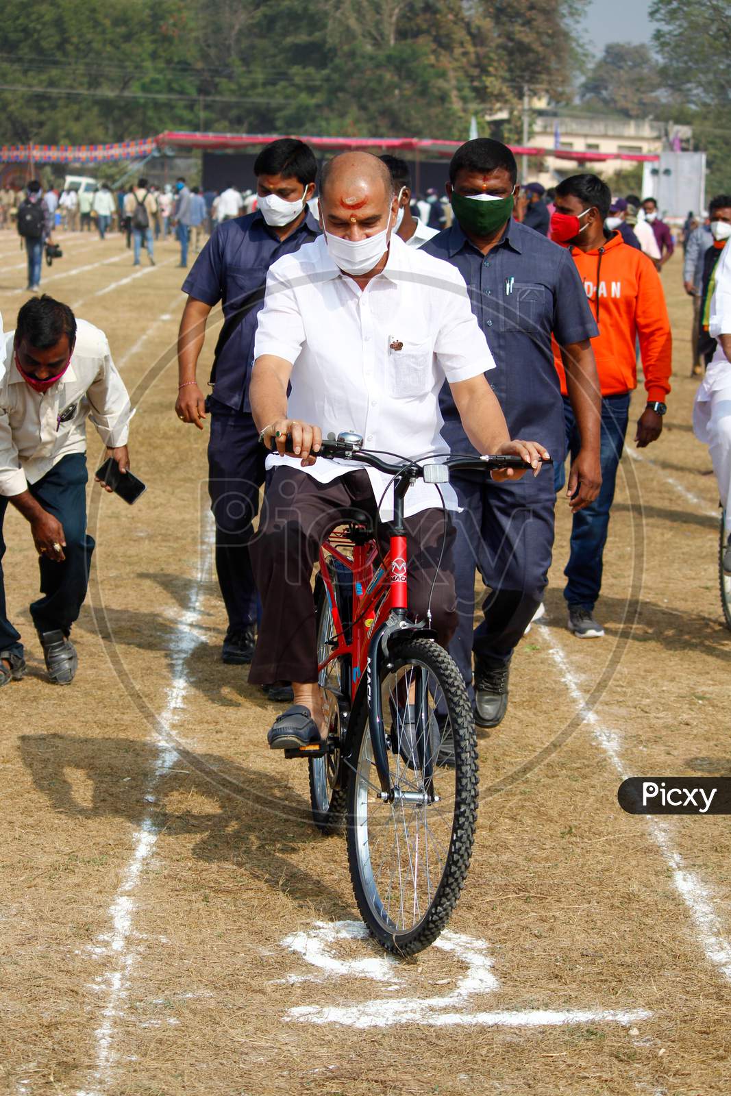 Dasyam Vinay bhasker cycling at Cycles4change event