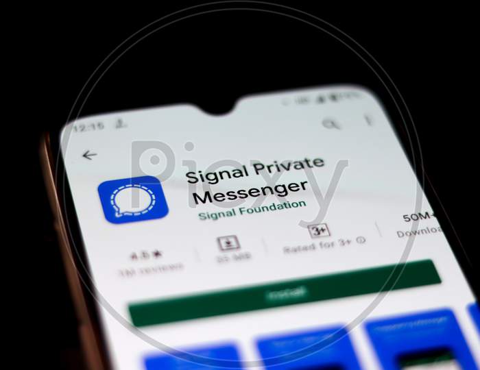 Signal Private Messenger App