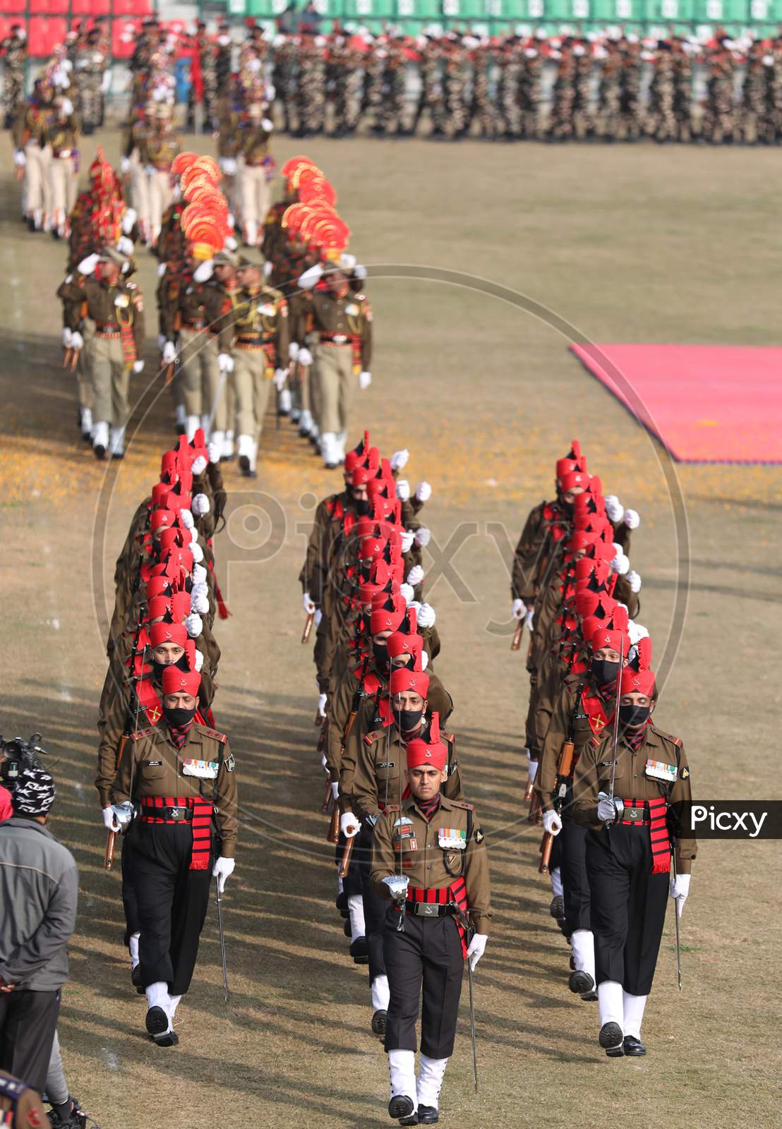CRPF contingent during the full dress rehearsals for the Republic Day parade at Molana Azad Stadium in Jammu on Sunday.24 Jan,2021.