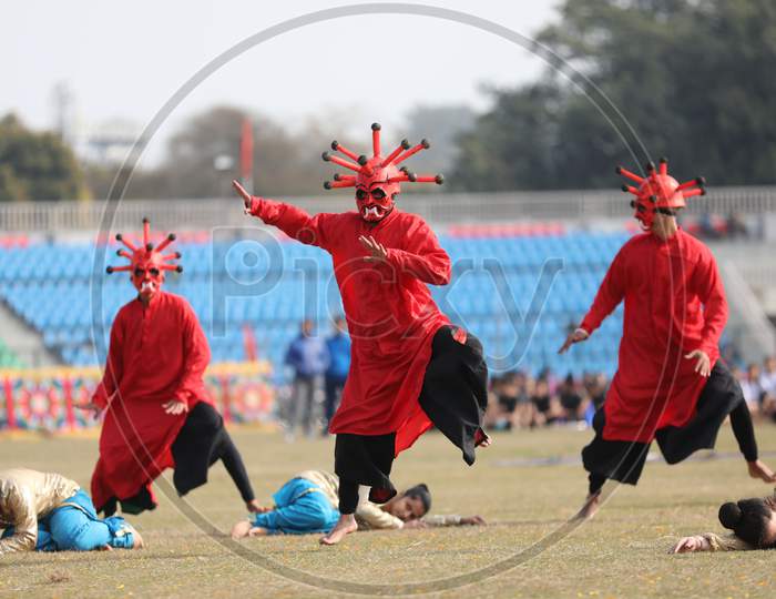 Artists perform during the full dress rehearsal for the Republic Day parade at Molana Azad Stadium in Jammu on Sunday.24 Jan,2021.