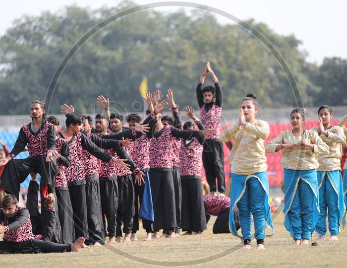 Artists perform during the full dress rehearsal for the Republic Day parade at Molana Azad Stadium in Jammu on Sunday.24 Jan,2021.