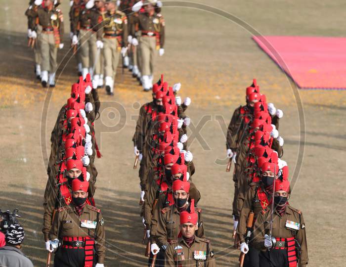 CRPF contingent during the full dress rehearsals for the Republic Day parade at Molana Azad Stadium in Jammu on Sunday.24 Jan,2021.