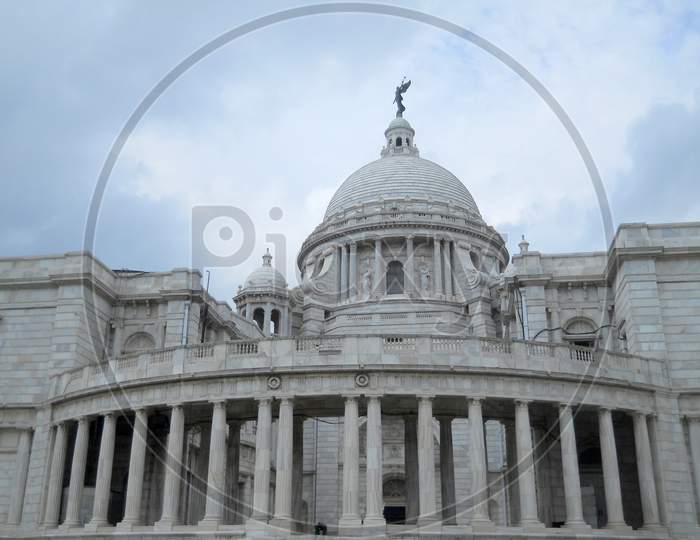 Victoria memorial, marble monument, Mobile photography