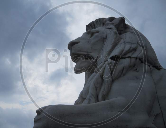 Lion statue, Victoria Memorial, Mobile photography