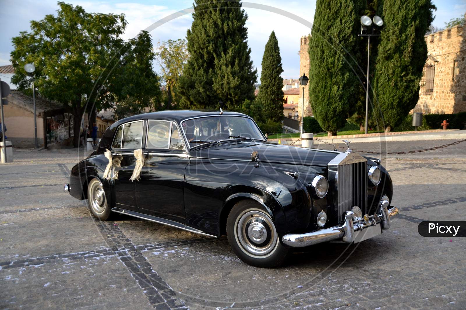 Black Classic Wedding Car