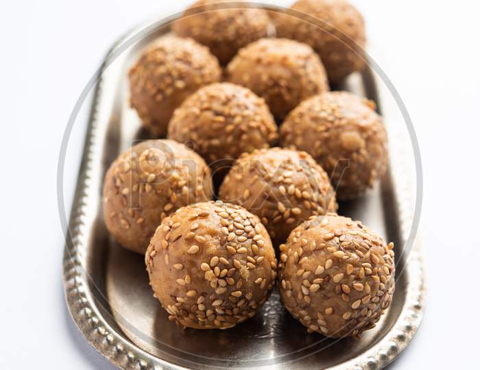 Til Gul Laddoo Or Sweet Sesame Laddu Or Balls For Indian Makar Sankranti Festival
