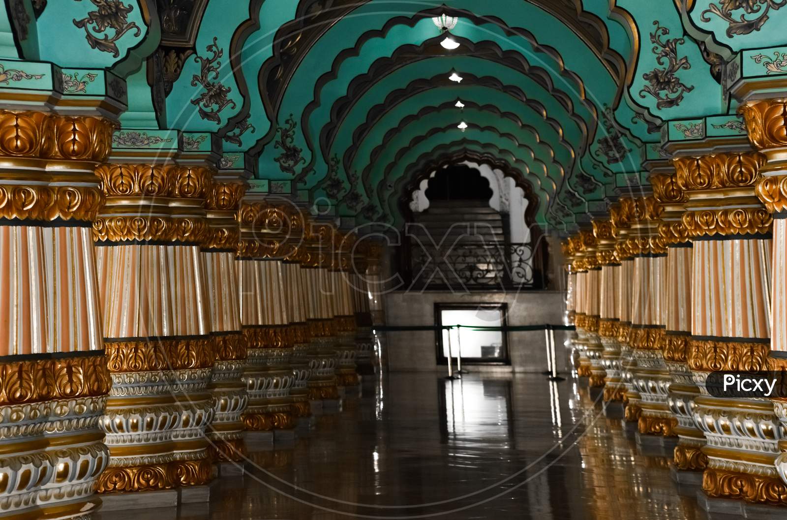 Image of Raj Darbar Hall Of Mysore,And This Really Looks Beautiful With ...