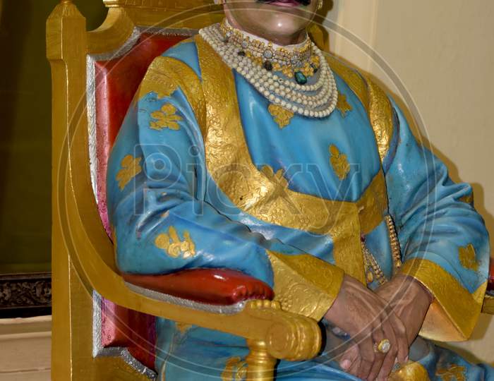 Statue Of Krishnaraja Wadiyar Iv Who Was Responsible For Constructing The Historical Mysore Palace.